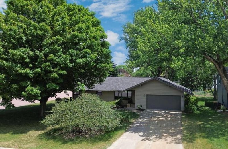 403 S Paffrath Ave, Springfield, MN 56087