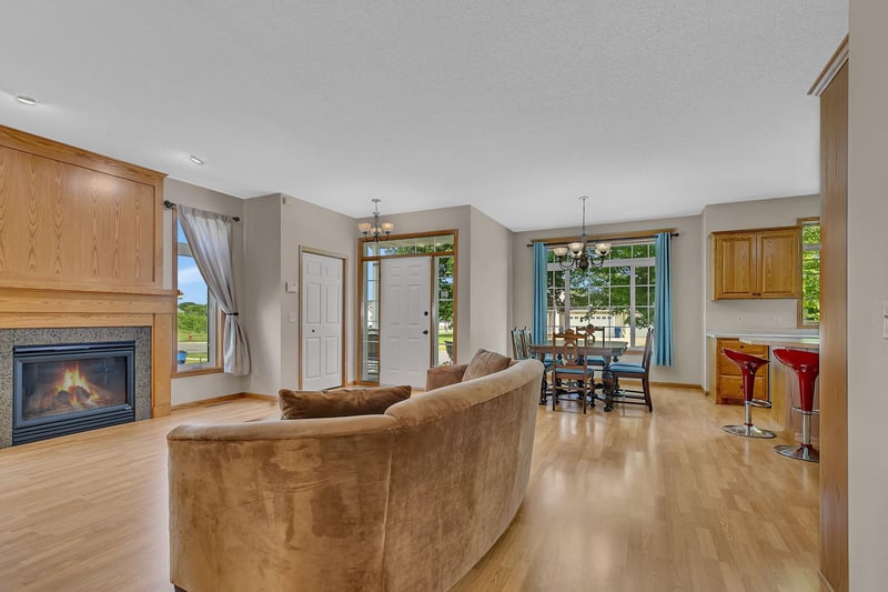 1012 Cory Ln, Saint Cloud, MN 56303