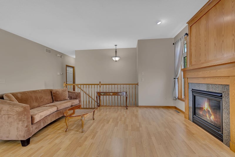 1012 Cory Ln, Saint Cloud, MN 56303