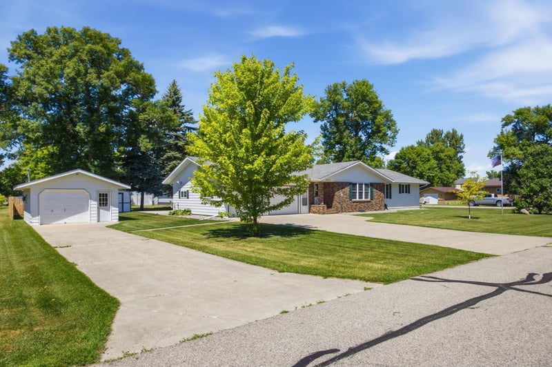 301 Mckinley Ave W, Ulen, MN 56585