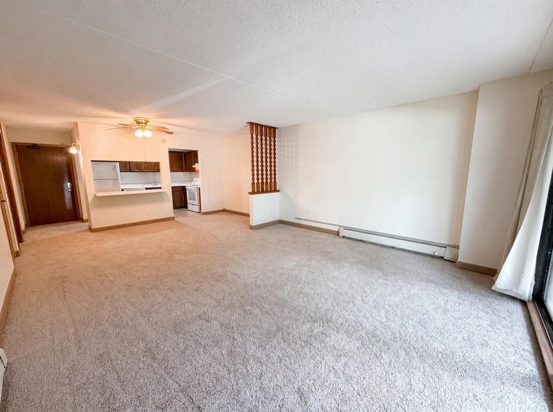 10511 Cedar Lake Rd #205, Hopkins, MN 55305