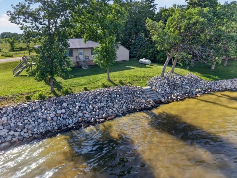 39466 385th Ave, Dent, MN 56528