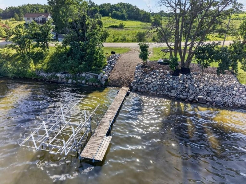 39466 385th Ave, Dent, MN 56528