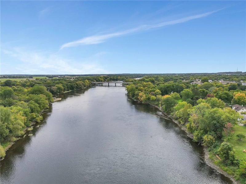 705 W River St, Monticello, MN 55362