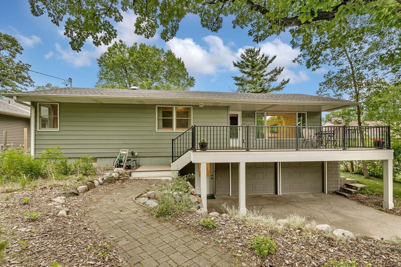 705 W River St, Monticello, MN 55362