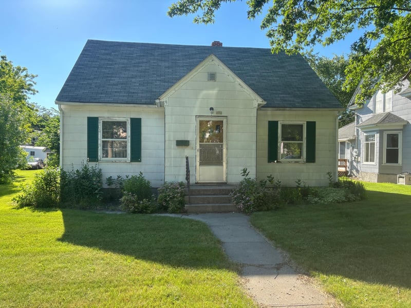 307 11th St N, Benson, MN 56215