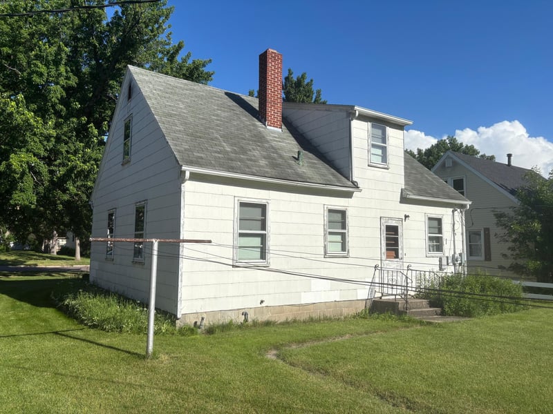 307 11th St N, Benson, MN 56215