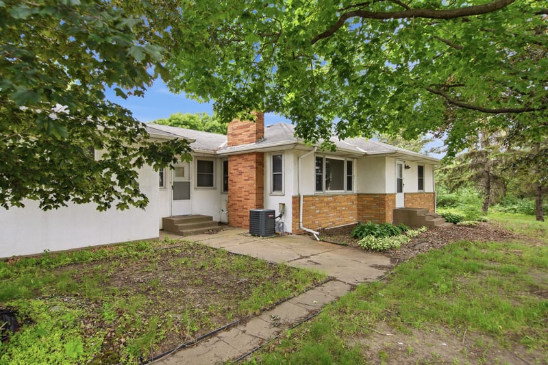 1918 Delaware Ave, West Saint Paul, MN 55118