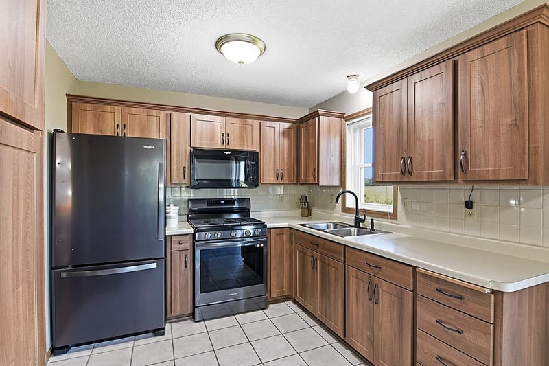 6637 229th St, Saint Cloud, MN 56301