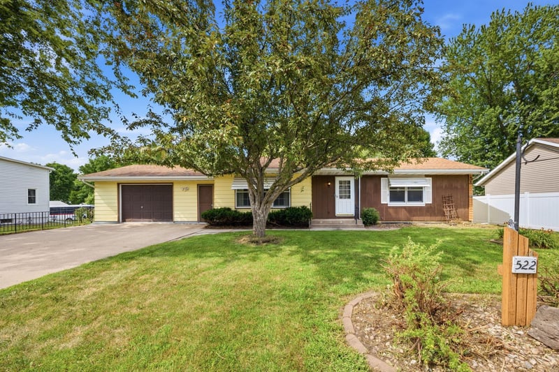 522 Railroad St NW, Silver Lake, MN 55381