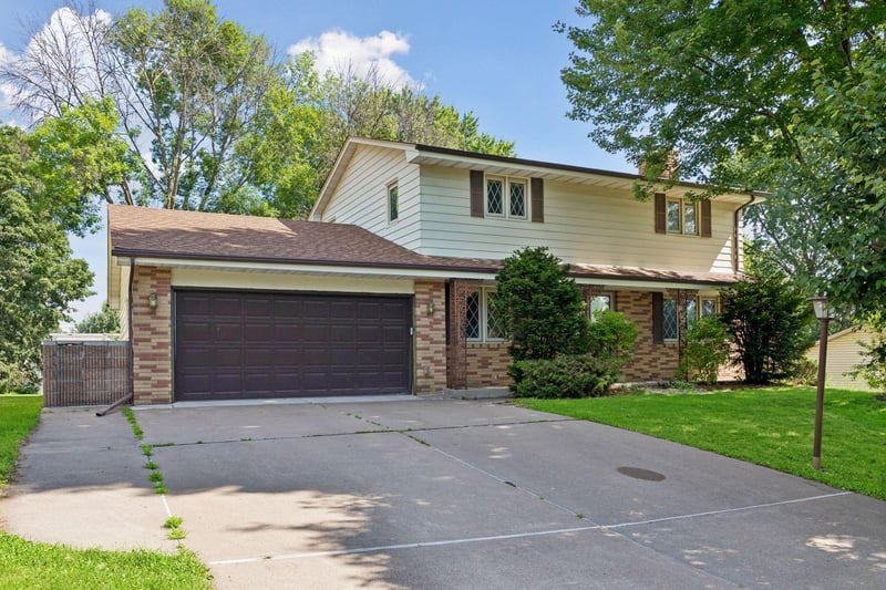 9116 34 1/2 Ave N, New Hope, MN 55427