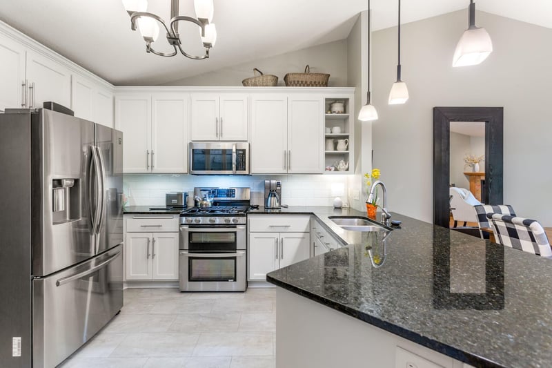2633 Golf View Dr, River Falls, WI 54022