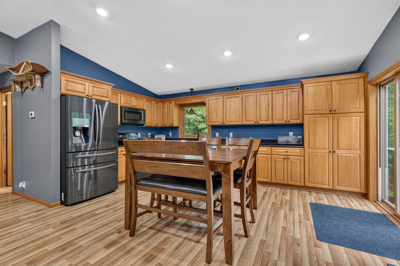 16046 Woodrow Rd, Brainerd, MN 56401