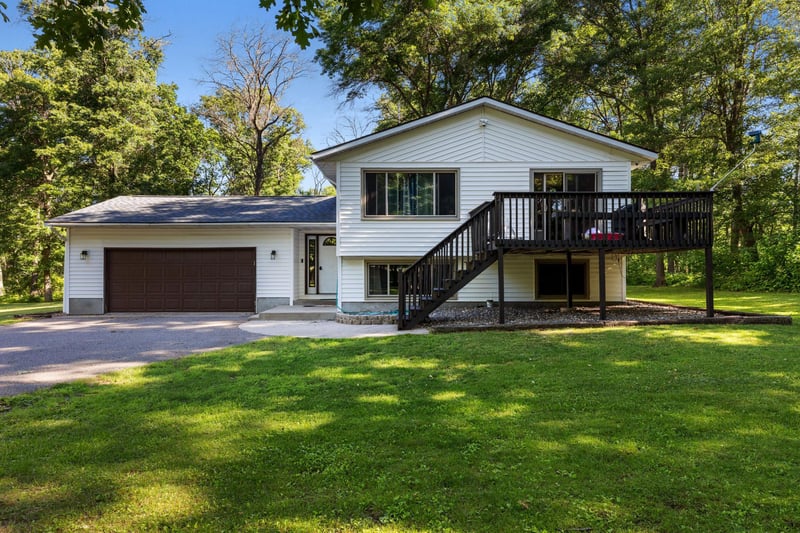 16046 Woodrow Rd, Brainerd, MN 56401