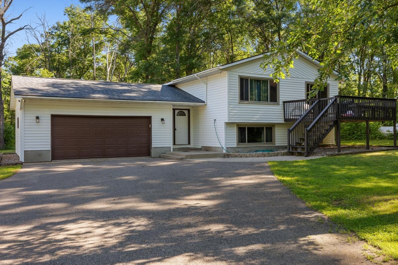 16046 Woodrow Rd, Brainerd, MN 56401