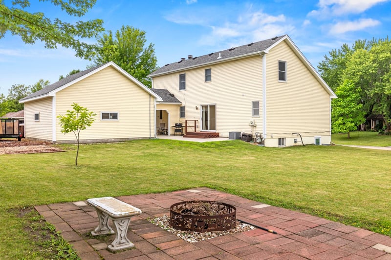 550 Merriman Ct, Delano, MN 55328