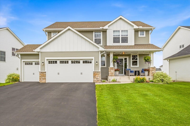 2113 Itasca Cir, Lino Lakes, MN 55038
