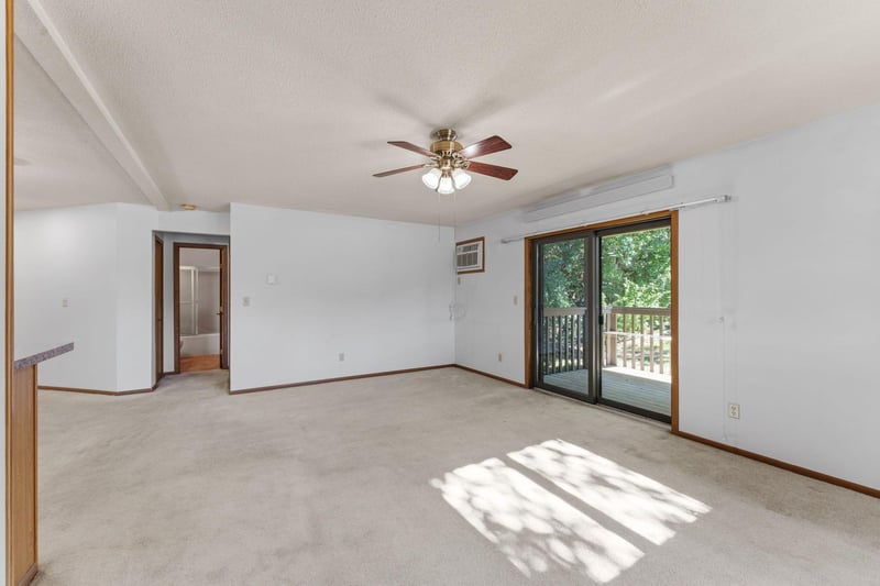 6601 Buckley Cir #105, Inver Grove Heights, MN 55076
