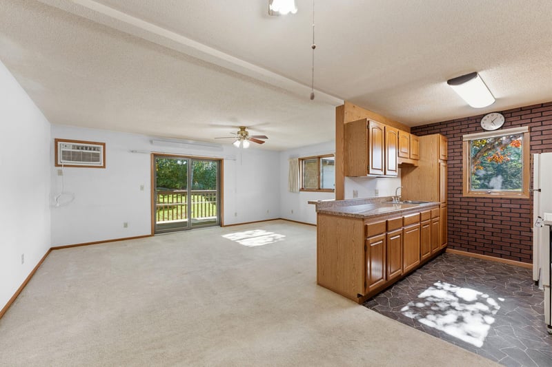 6601 Buckley Cir #105, Inver Grove Heights, MN 55076