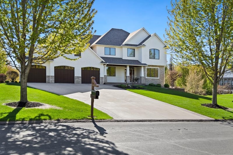 5729 Linden Ave N, Lake Elmo, MN 55042