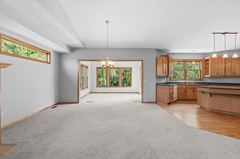 1607 140th Ave NE, Ham Lake, MN 55304