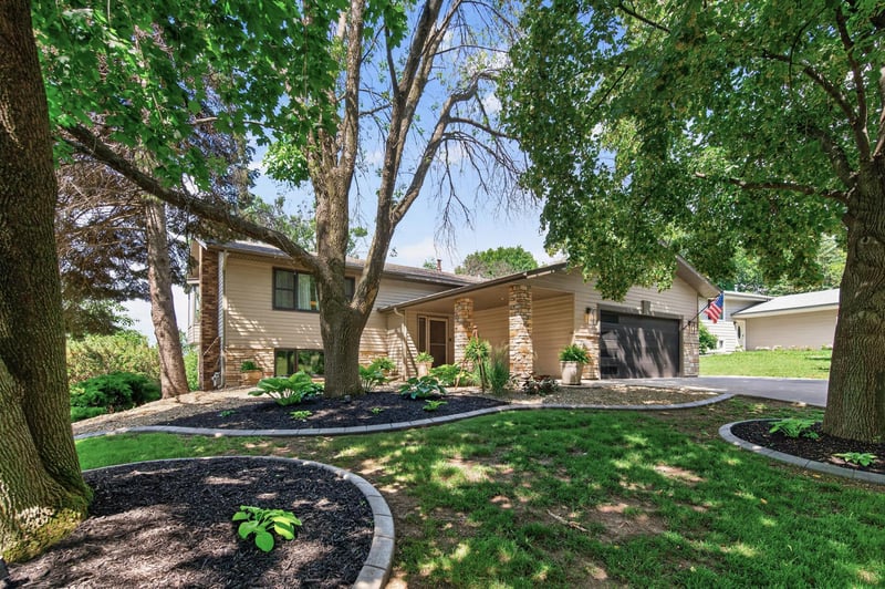 15601 Highland Ave NW, Prior Lake, MN 55372