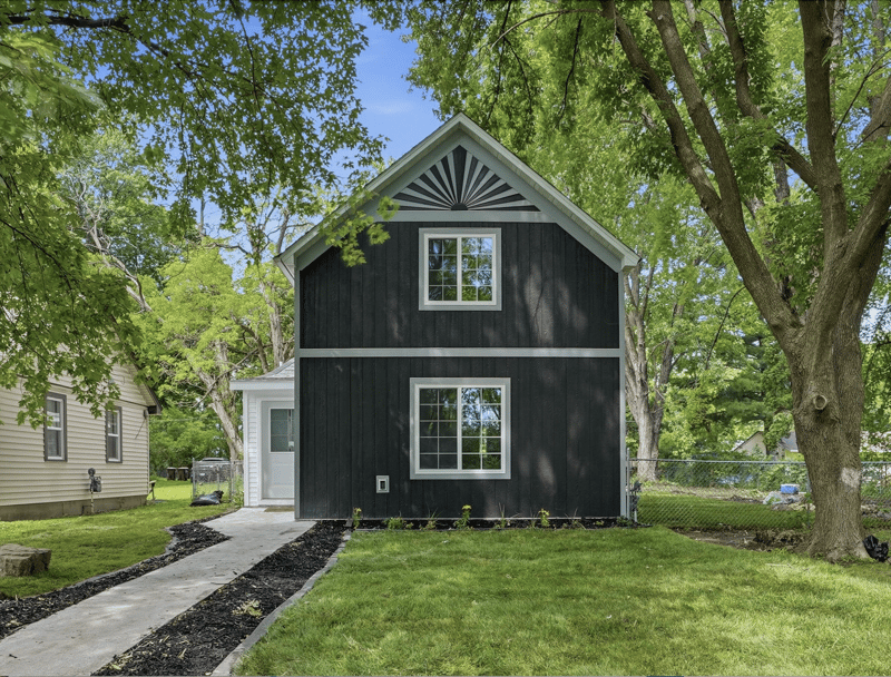 829 1st St, Saint Paul Park, MN 55071