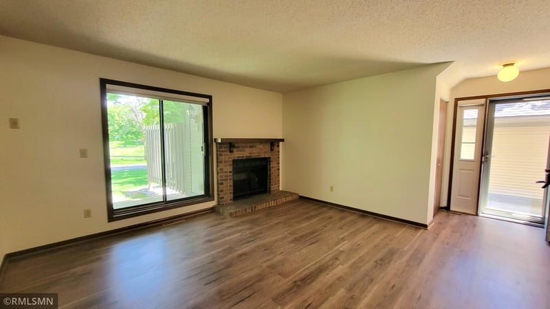 445 Shelard Pw #101, Saint Louis Park, MN 55426