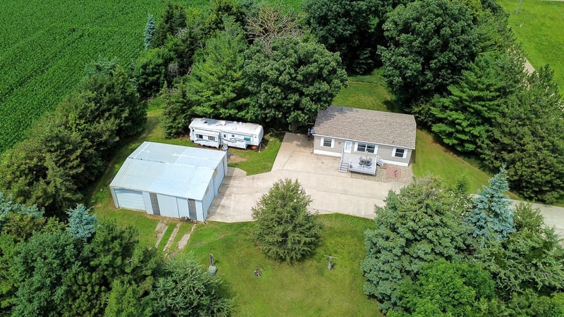 21915 County Road 7, Hutchinson, MN 55350
