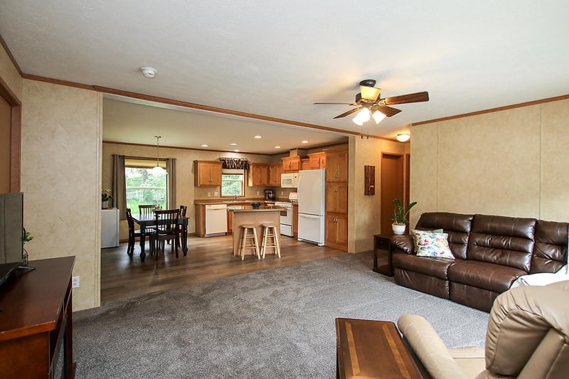 21915 County Road 7, Hutchinson, MN 55350
