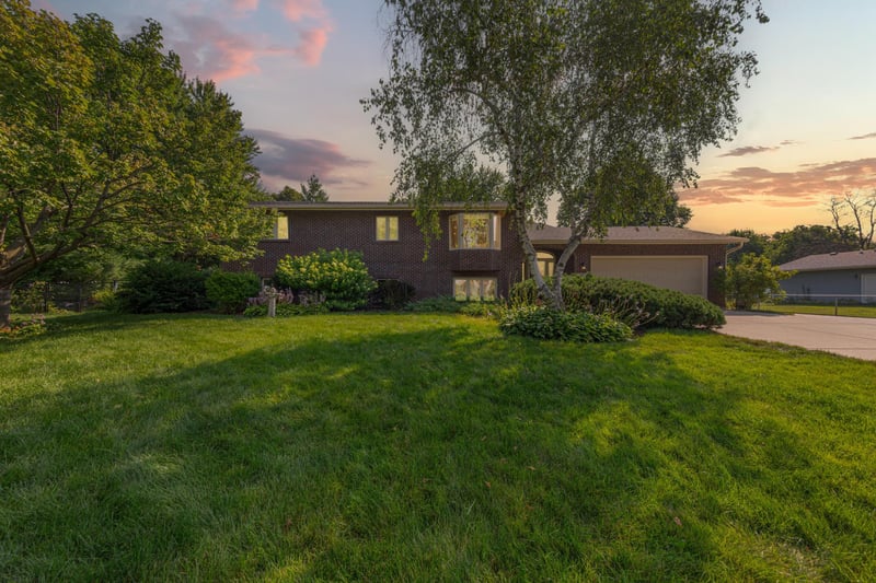 1017 Whittier Ct, Northfield, MN 55057