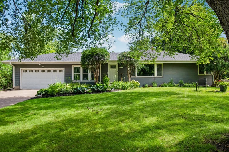 9222 W 22nd Ln, Saint Louis Park, MN 55426