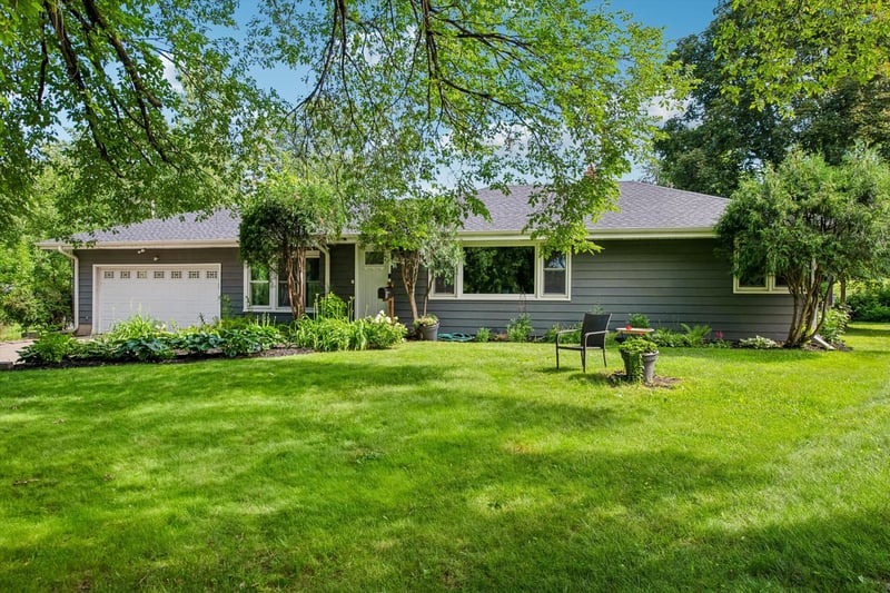 9222 W 22nd Ln, Saint Louis Park, MN 55426