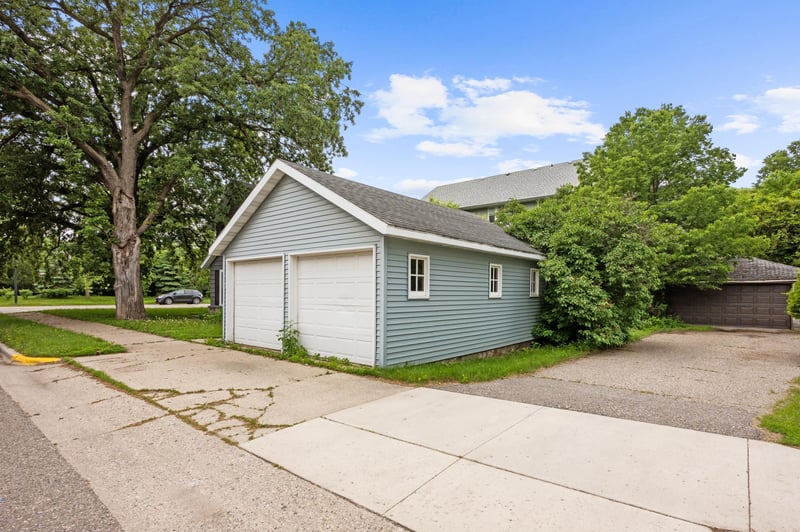 321 6th Ave E, Alexandria, MN 56308