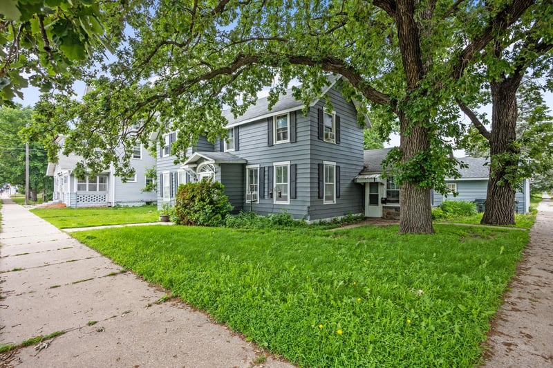 321 6th Ave E, Alexandria, MN 56308