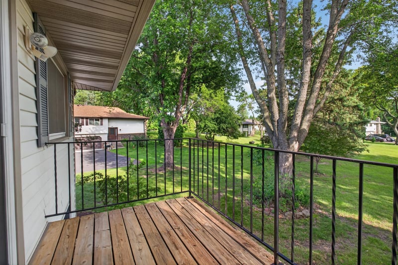 3571 Granada Pl N, Oakdale, MN 55128