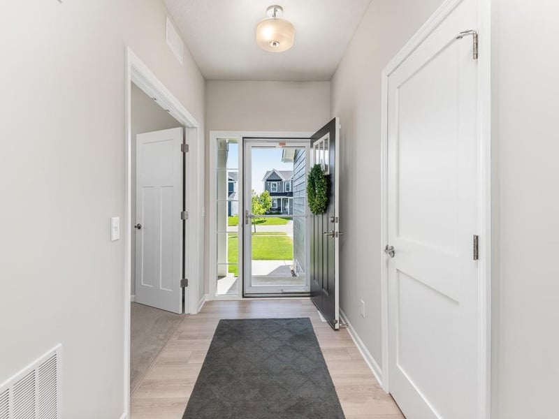 18097 Hartlin Ave, Lakeville, MN 55044