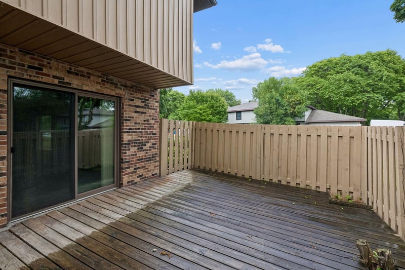 2401 Unity Ave N, Golden Valley, MN 55422