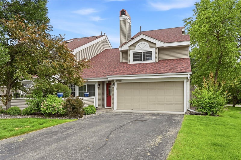 2065 Shenandoah Ct #D, Plymouth, MN 55447