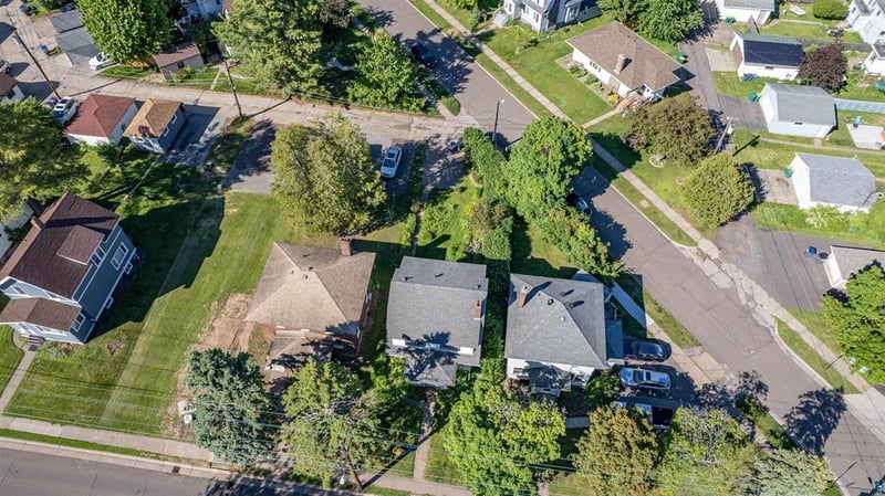 928 N 19th Ave E, Duluth, MN 55812