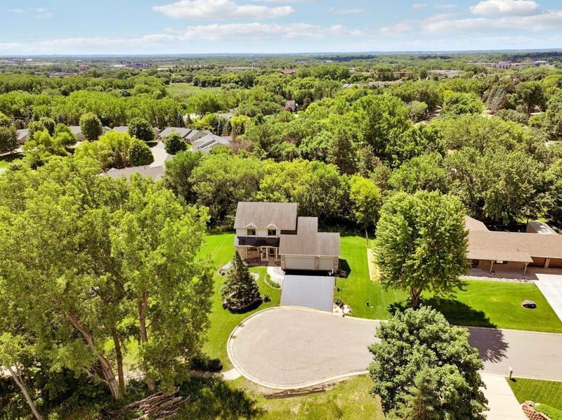 13865 Forest Hill Rd, Eden Prairie, MN 55346