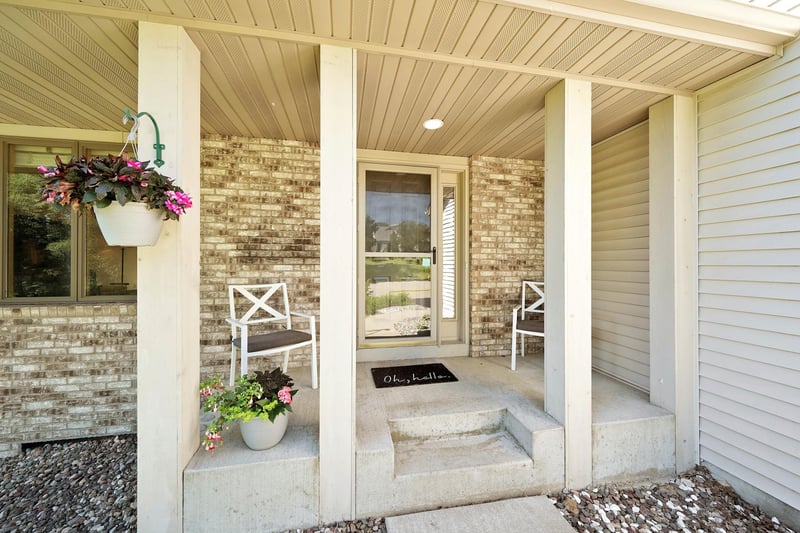 13865 Forest Hill Rd, Eden Prairie, MN 55346