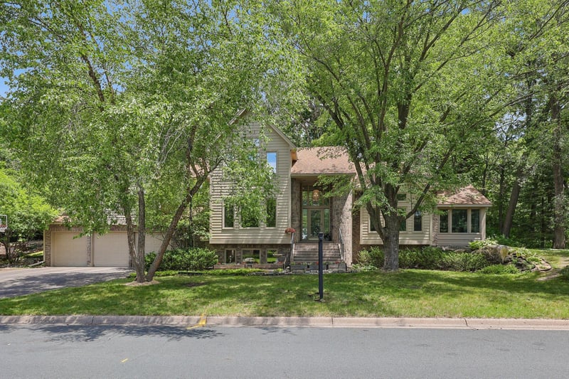 8117 Telegraph Rd, Bloomington, MN 55438