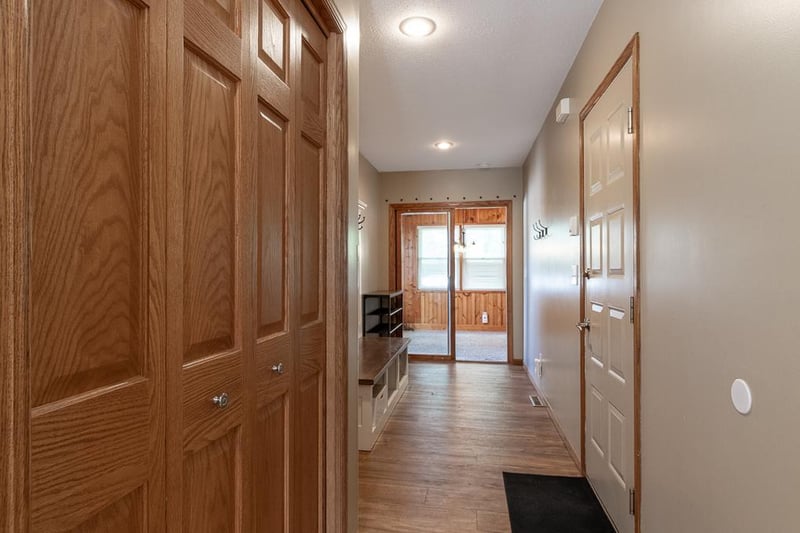 109 Creative Ct, Mankato, MN 56001