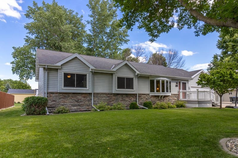 109 Creative Ct, Mankato, MN 56001