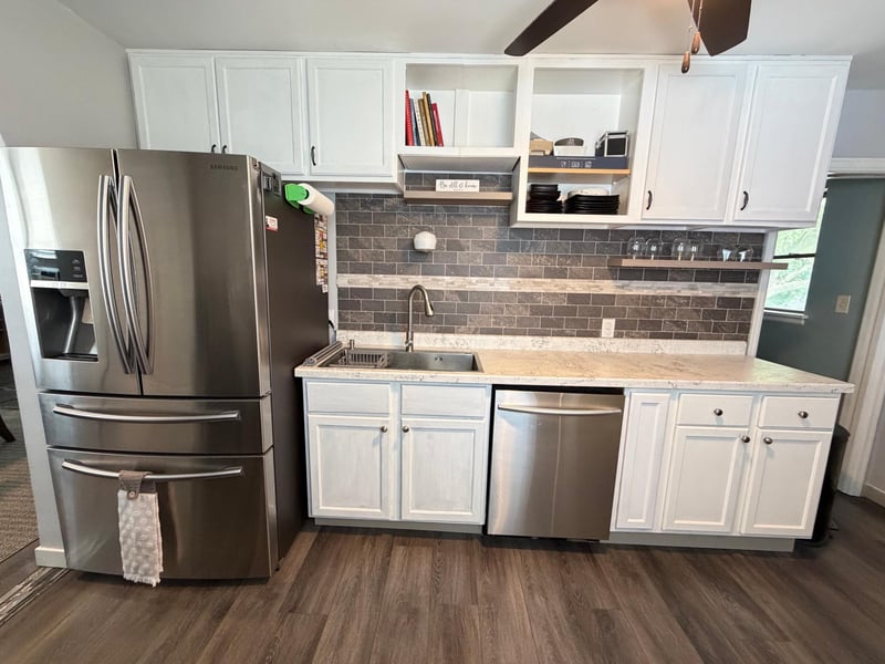435 4th St SW, Plainview, MN 55964
