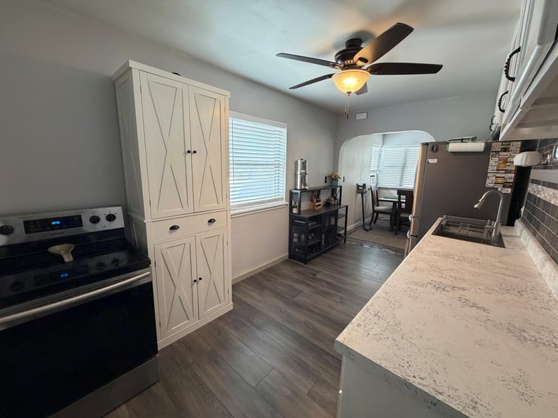 435 4th St SW, Plainview, MN 55964