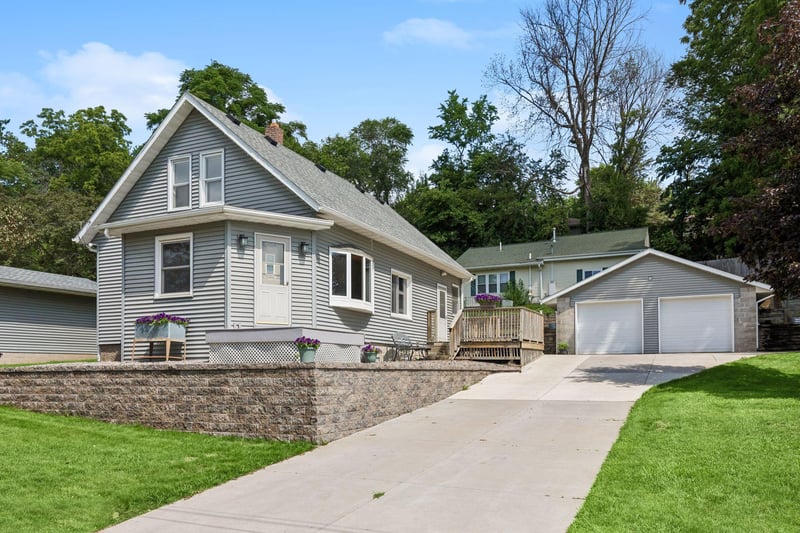 520 Hawthorn St, Red Wing, MN 55066