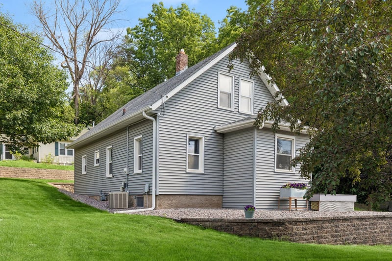 520 Hawthorn St, Red Wing, MN 55066