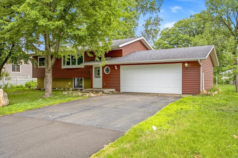 614 1st Ave N, Sartell, MN 56377